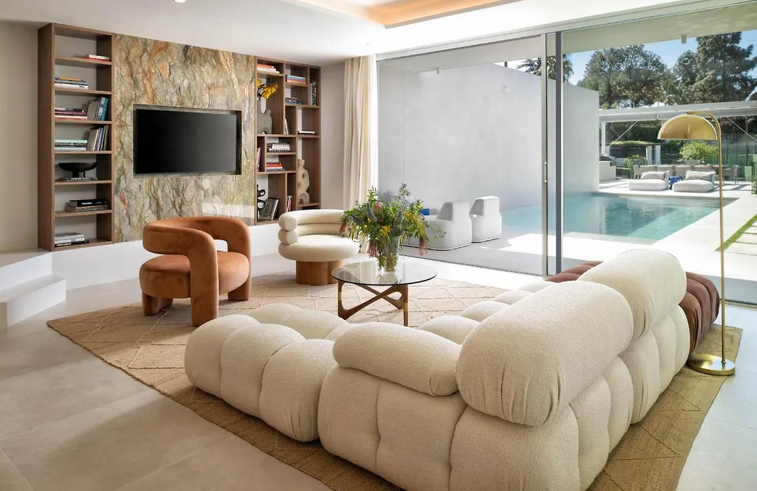 Luxury Villa Alma Pool, Garden & Parking-1